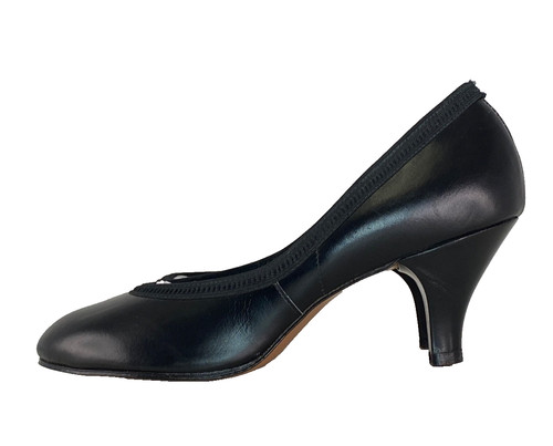 Vintage 1950s black pumps